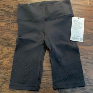 Lulu reveal HR short digi rain